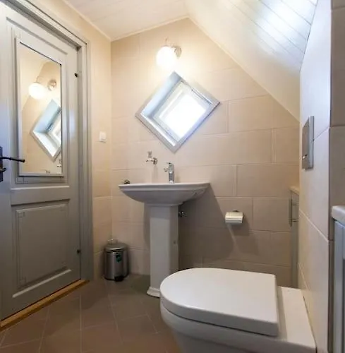 Oesel - Great For Couples, Friends And Families *